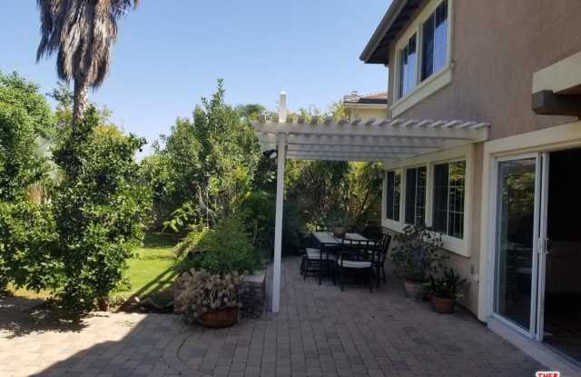 16585 China Berry Ct Gallery 2