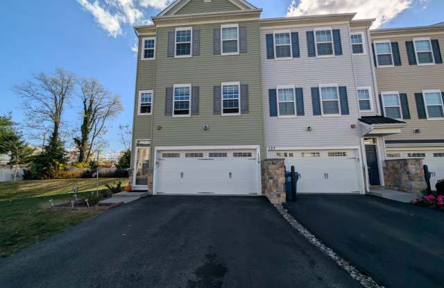 139 Mercer Ct - 139 Mercer Court, Fairless Hills, PA 19030