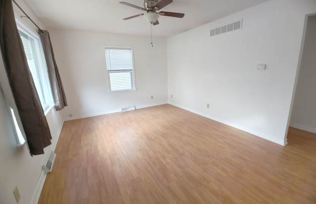 Charming 2 Bedroom 2 Bathroom House! Gallery 4