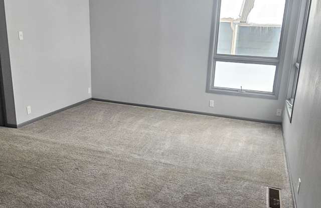 1007 5th Avenue South Gallery 2