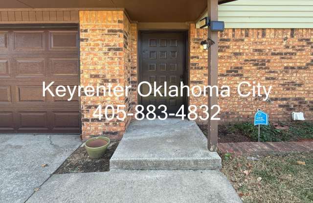 Cute 2BD 1 1/2BTH Home Minutes From the OKC Outlet Malls Gallery 4