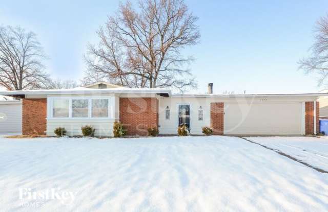 1465 Aintree Drive photos photos