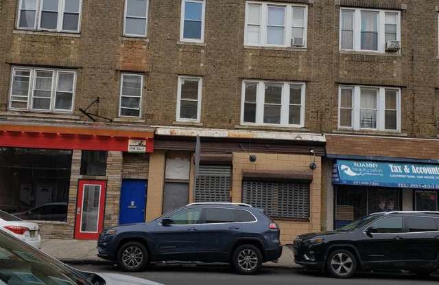 73 MARTIN LUTHER KING BLVD - 73 Martin Luther King Drive, Jersey City, NJ 07305 73 MARTIN LUTHER KING BLVD - 73 Martin Luther King Drive, Jersey City, NJ 07305