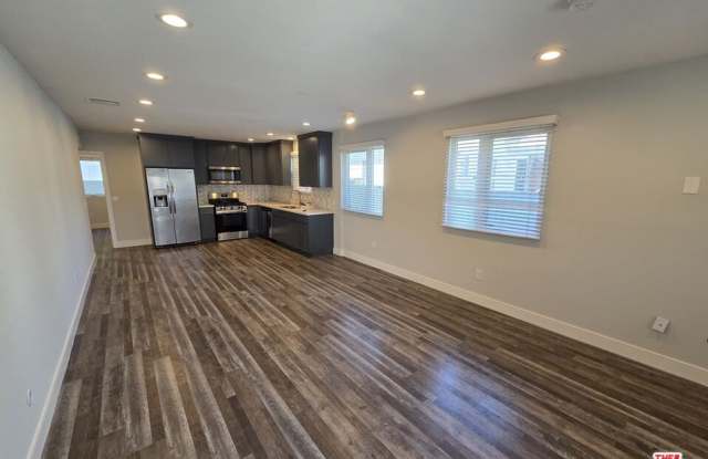 1255 N Kingsley Dr Gallery 2