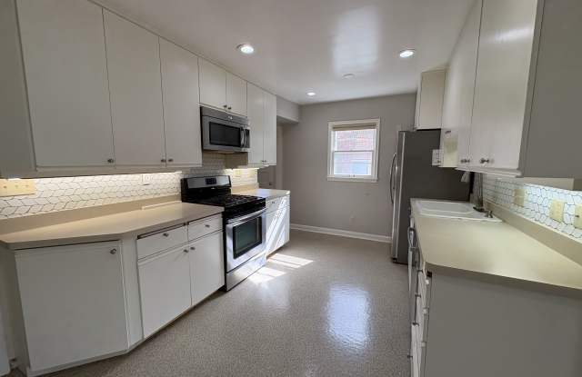 5920 Kellogg Ave - 5920 Kellogg Avenue, Edina, MN 55424