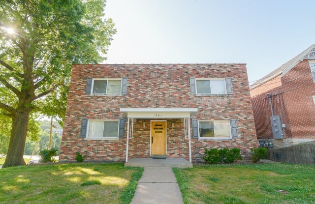 1002 E Capitol - 10 - 1002 East Capitol Avenue, Jefferson City, MO 65101