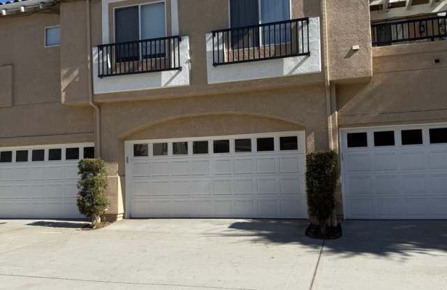 3 Bed, 2 1/2 Bath townhome in Moorpark photos photos