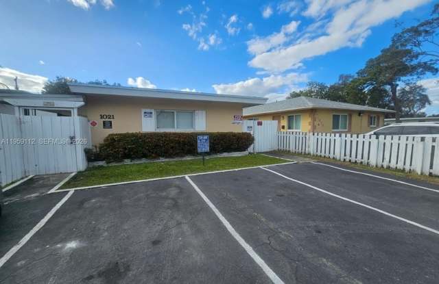 1021 NE 17th Ave photos photos