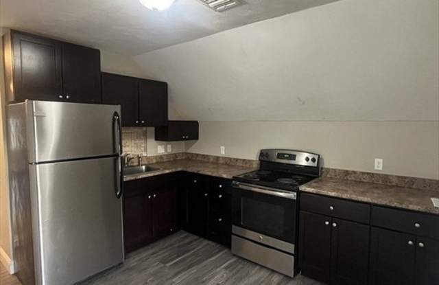 301 W Elm St unit: 3 photos photos