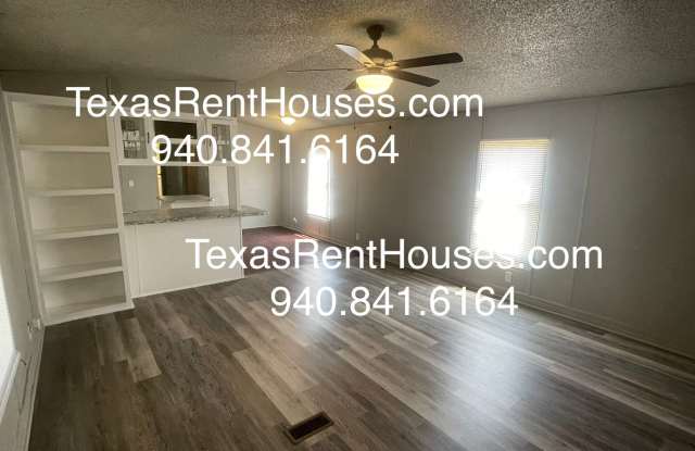 Newly Remodeled 3/2 Home Available NOW! Gallery 3