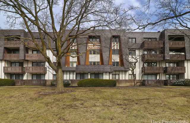 13200 W Heiden Cir - 13200 West Heiden Circle, Lake County, IL 60044 13200 W Heiden Cir - 13200 West Heiden Circle, Lake County, IL 60044