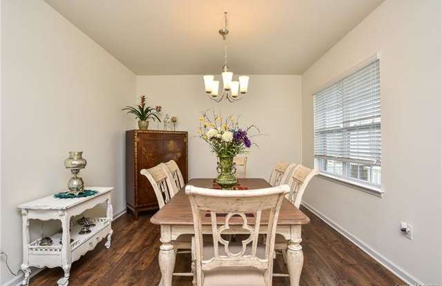 2415 Sugar Court SW Gallery 3