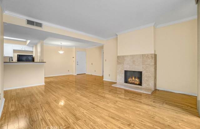 5325 Newcastle Avenue photos photos