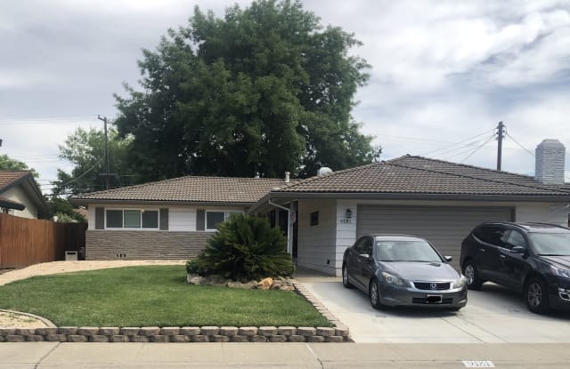 9181 Rundelay Way - 9181 Rundelay Way, Rosemont, CA 95826