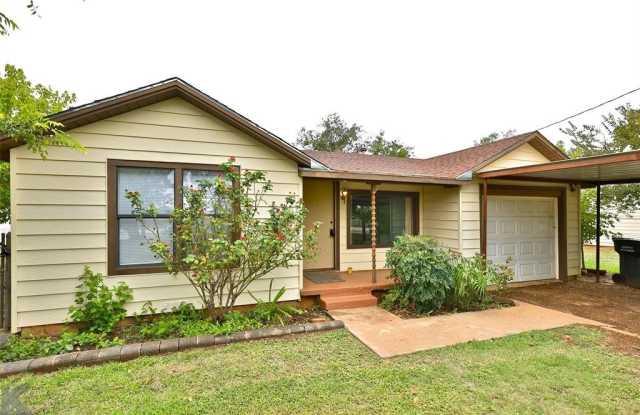 2428 Maple Street photos photos