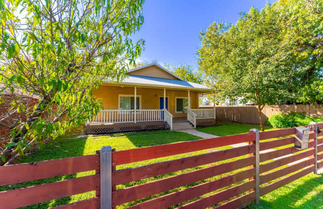 Captivating 3 Bedroom, 2 Bathroom, One-Story Retreat near Downtown ATX!!! Gallery 3
