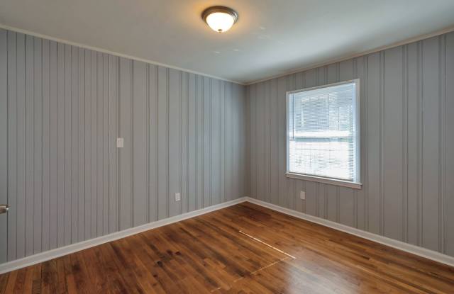 3 Bedroom 1 Full Bath Brick home! photos photos