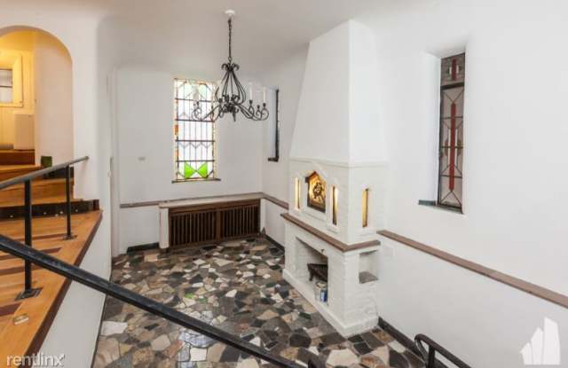 144 W Schiller St C1 Gallery 2