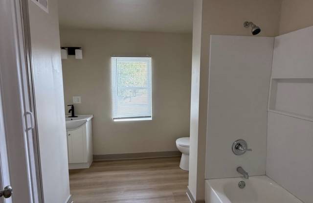 423 Marion Avenue - 3 Gallery 2