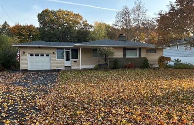 30 Stanford Drive - 30 Stanford Drive, Brighton, NY 14610