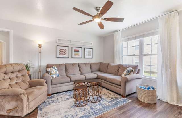 Beautifully Furnished with Modern Furnishings 2 bedroom 2 bath condo/apartment Branson, MO photos photos