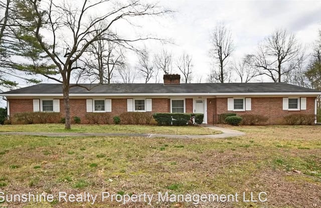 1032 Solomon Dr - 1032 Solomon Drive, Winston-Salem, NC 27284
