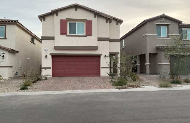 Furnished 4-Bedroom Home with Loft Gallery 1