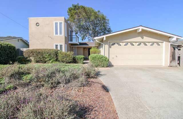 Unique Large Floor Plan for this 5 Bedroom in Laguna Lake photos photos