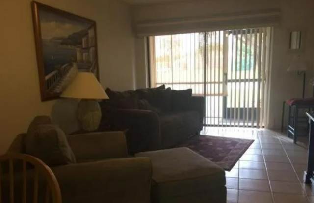 1971 NE Collins Circle unit: 20 photos photos