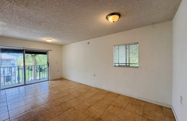 1068 Benoist Farms Road Gallery 4