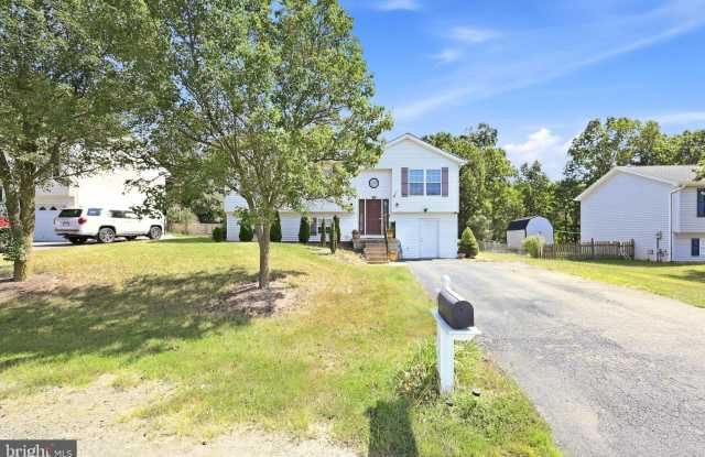 94 LONGWOOD Drive Gallery 2