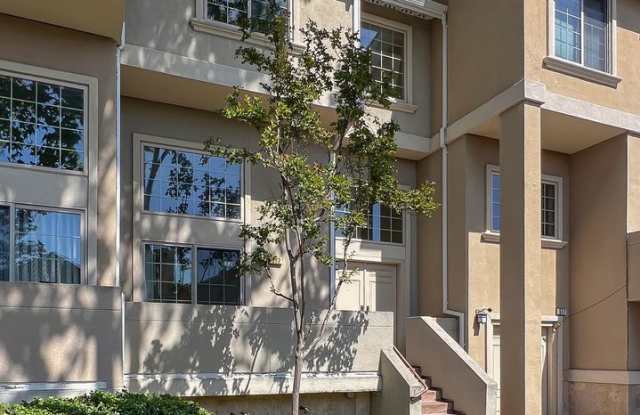 3 bedroom 2.5 bath townhome with multiple levels! photos photos
