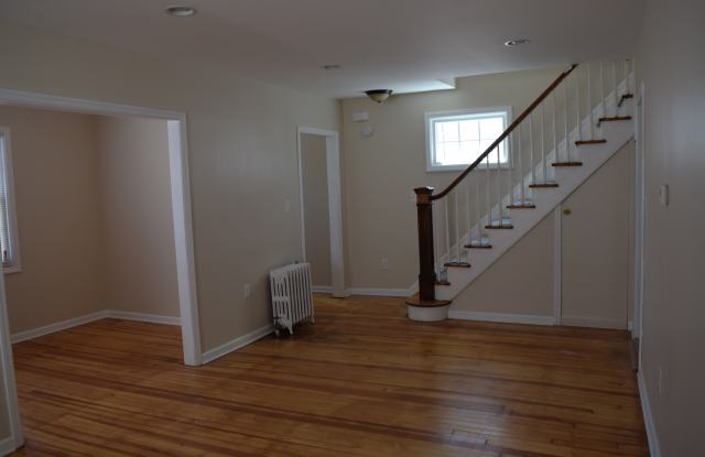 89 Lowell Street Gallery 2