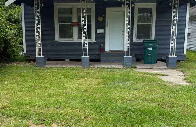 House For Rent - 1380 Live Oak St, Beaumont, TX 77703 photos photos