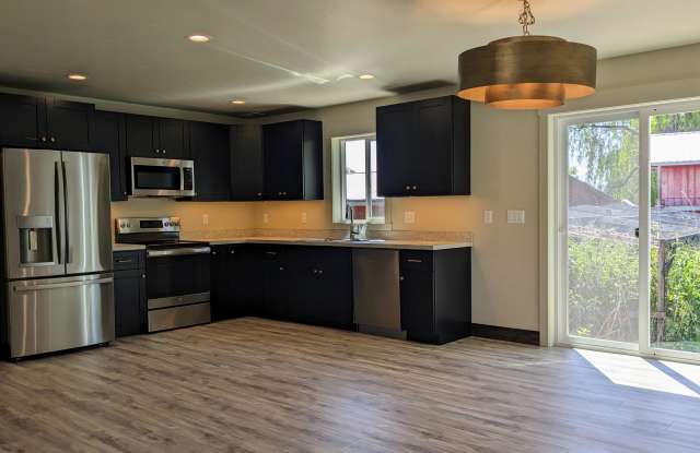 1016 8th Avenue West Gallery 4