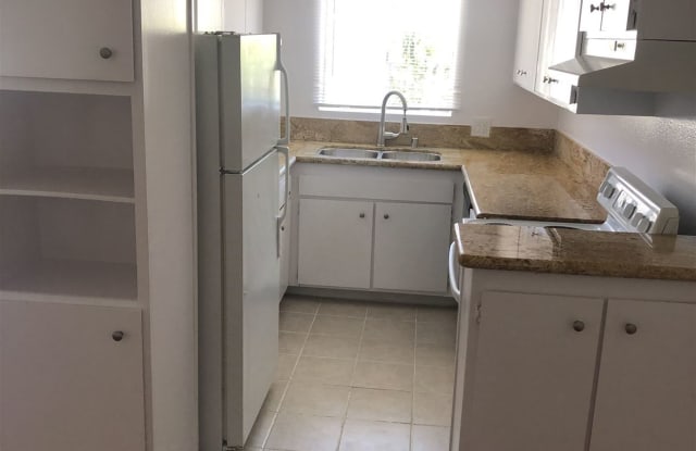 5333 Russell Ave Apt 207 - 5333 Russell Avenue, Los Angeles, CA 90027