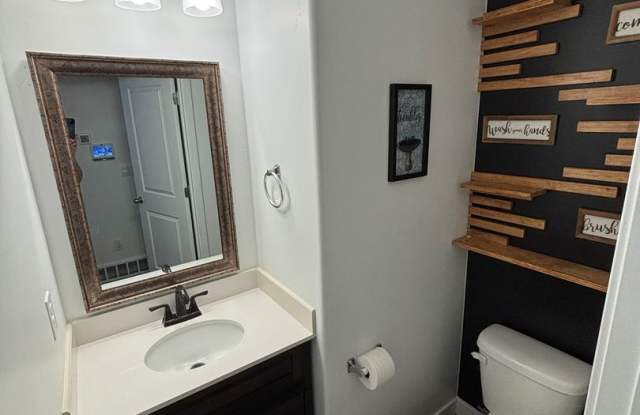 Beautiful Townhome for lease Gallery 4