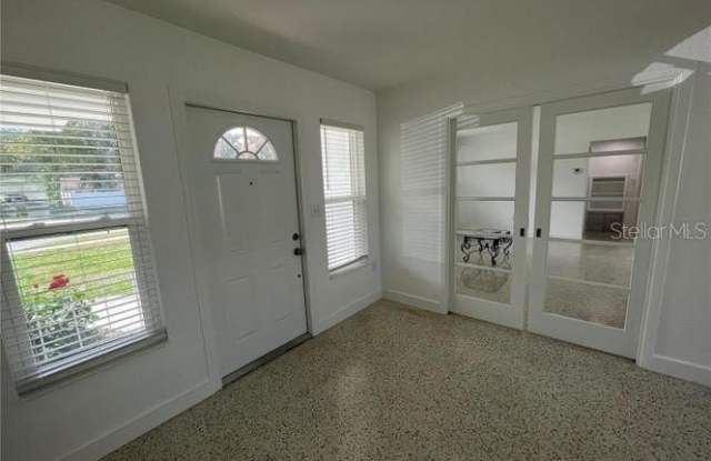 305 N HERCULES Avenue Gallery 3