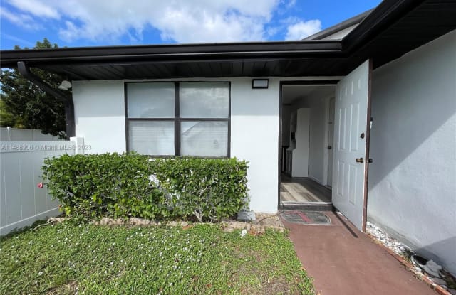 393 La Mancha Ave - 393 La Mancha Avenue, Royal Palm Beach, FL 33411 393 La Mancha Ave - 393 La Mancha Avenue, Royal Palm Beach, FL 33411