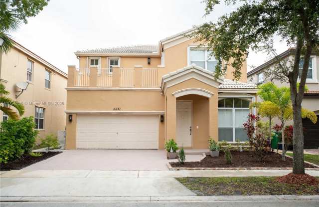 5241 SW 155th Ave photos photos