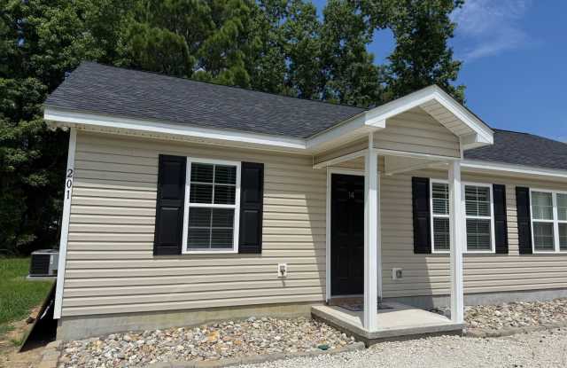 Nice 2 bedroom, 2 bath duplex. No pets allowed. photos photos