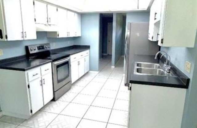 111 Wellington Ave Gallery 3