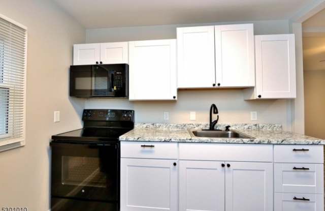 5 Diamond Dr Gallery 2