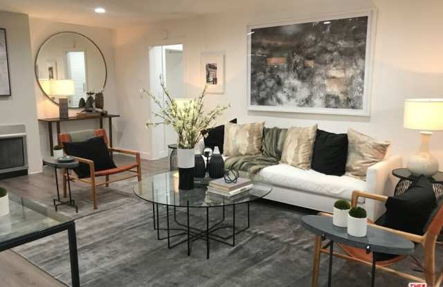1865 GREENFIELD Ave Gallery 1