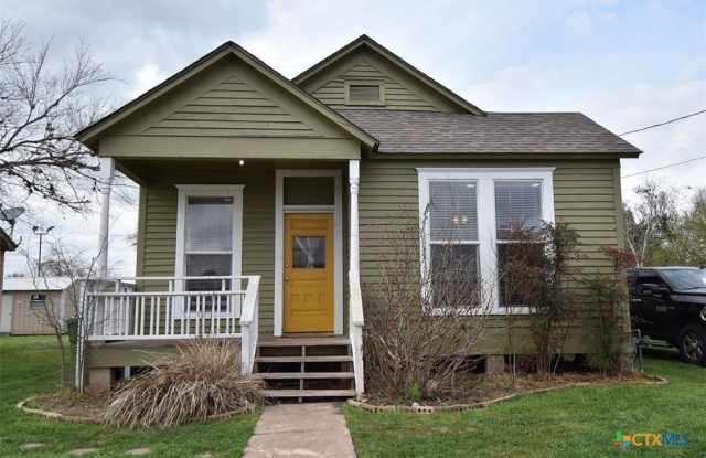 109 E Bailey Street - 109 East Bailey Street, Cuero, TX 77954