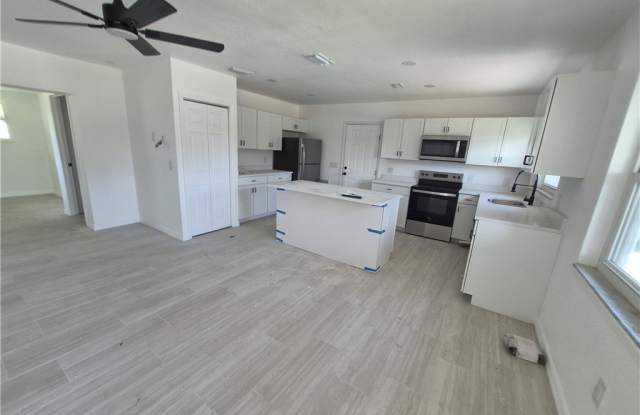 805 Longfellow Terrace Gallery 4