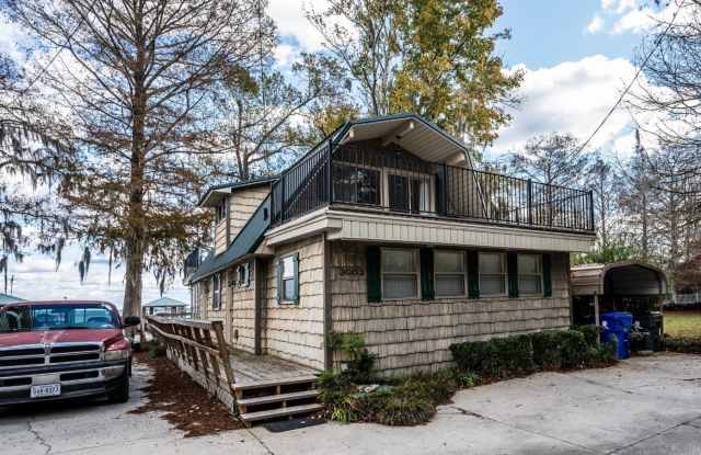 Lakefront Home in Beautiful Lake Waccamaw NC. Gallery 1