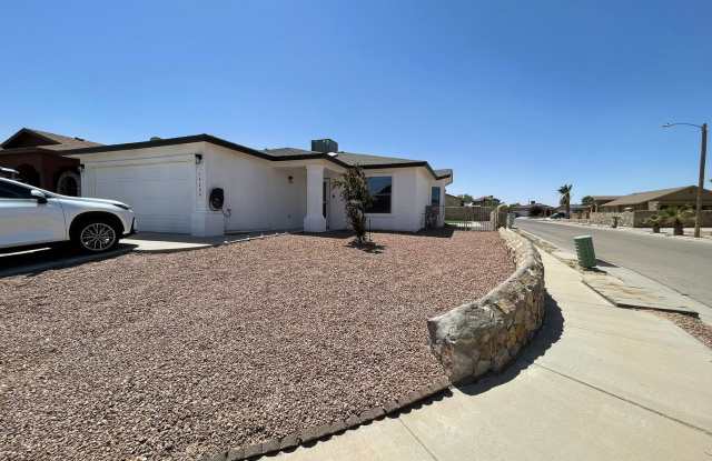 Charming East Side Gem – Prime Location Near Loop 375! photos photos