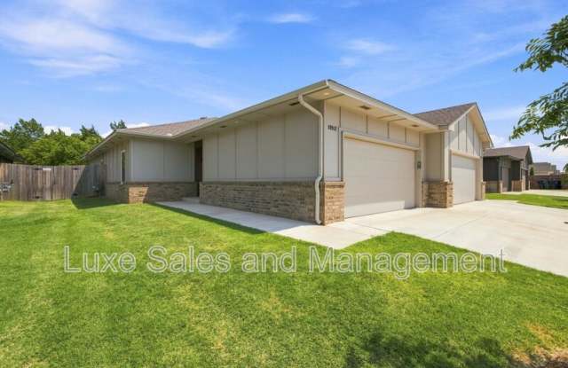 10912 Oak Hollow Drive Gallery 1