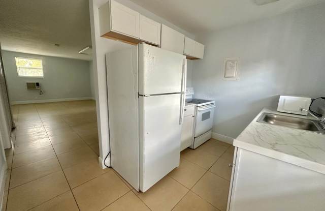 2 Bed 2 Bath Apartment Near Downtown Fort Myers photos photos